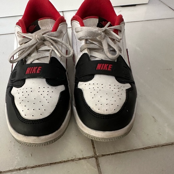 Shoes - Picture 2 of 3